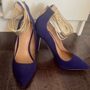 Call it Spring Size 9 pumps